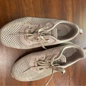 Memory foam sneakers